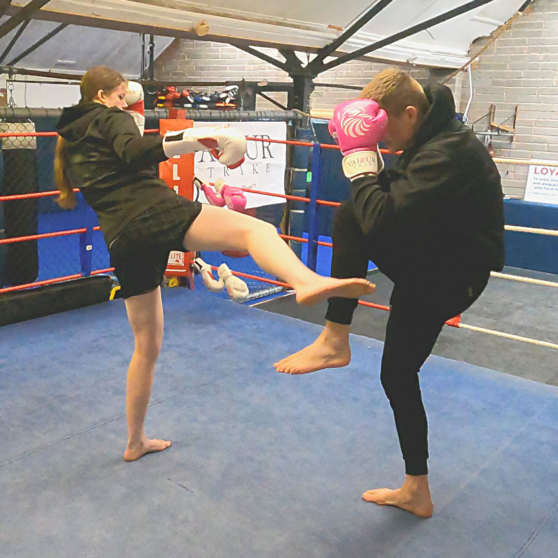 Master the Art of Defence in Kickboxing and Muay Thai 💪 with British Champ Rob Zab